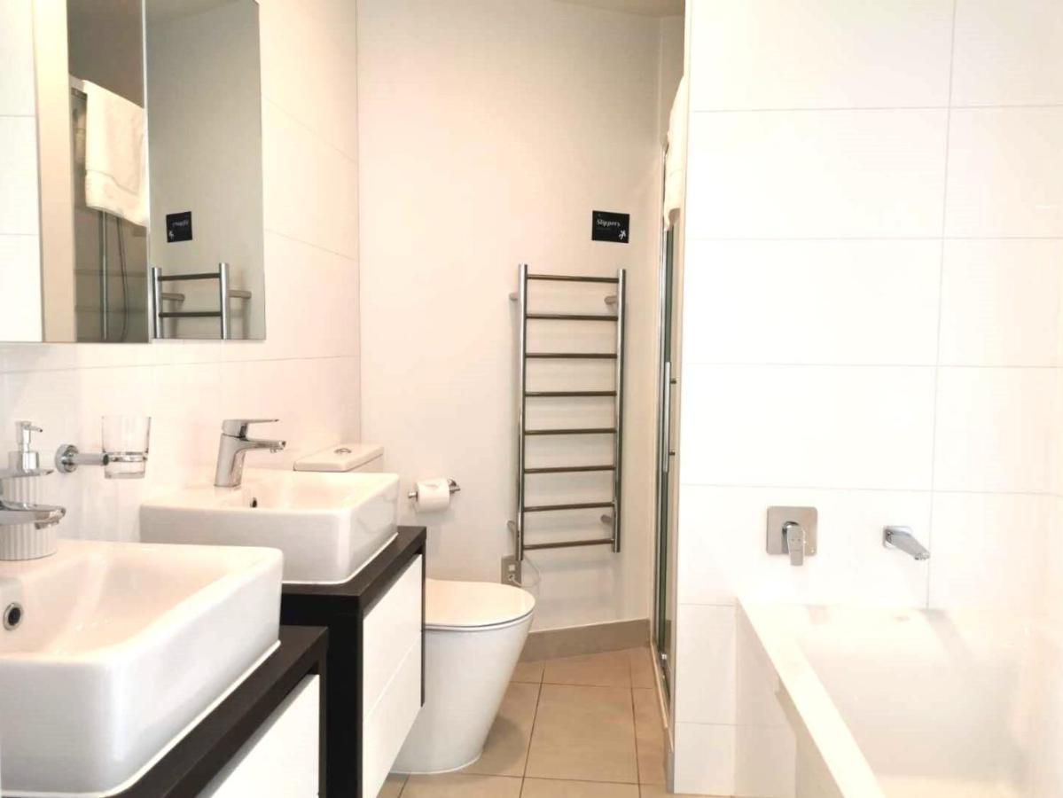 Magnificent Skytower, Sea, Habour View In Cbd Apartment Auckland Exterior foto